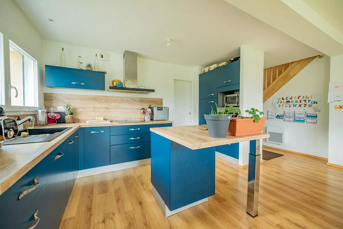 Maison traditionnelle à toit double pente en Bretagne sud 1