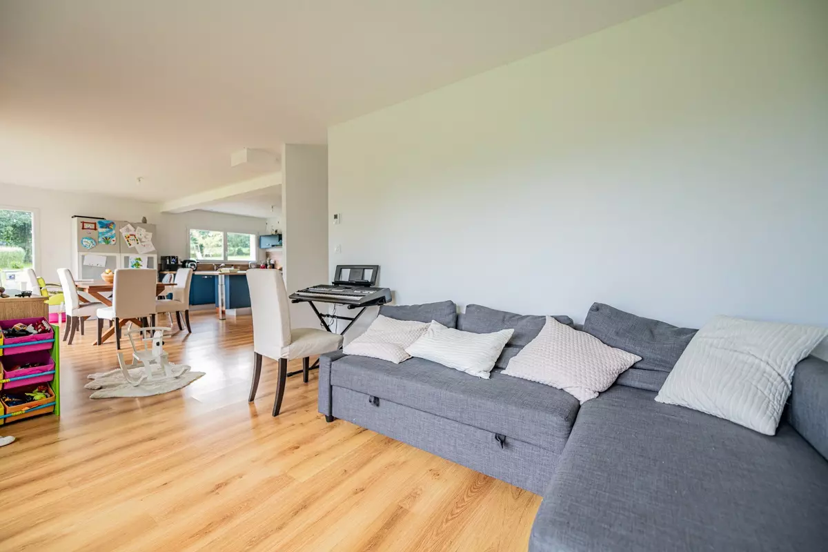 Maison traditionnelle à toit double pente en Bretagne sud 3