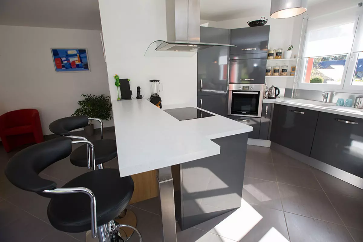 Maison neuve haute en couleurs Châteaulin 6