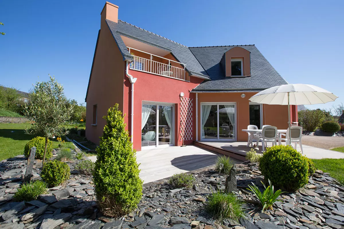 Maison neuve haute en couleurs Châteaulin 1