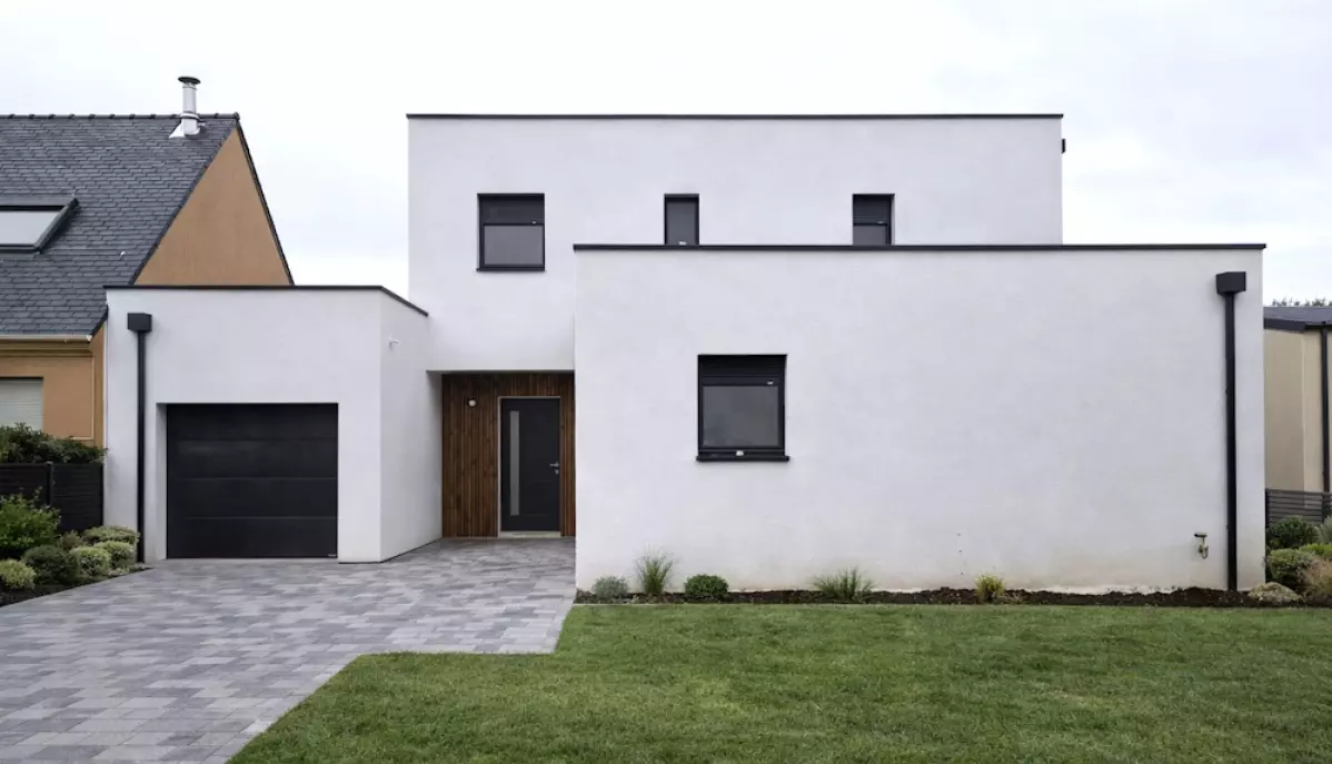 Maison moderne avec entrée élégante