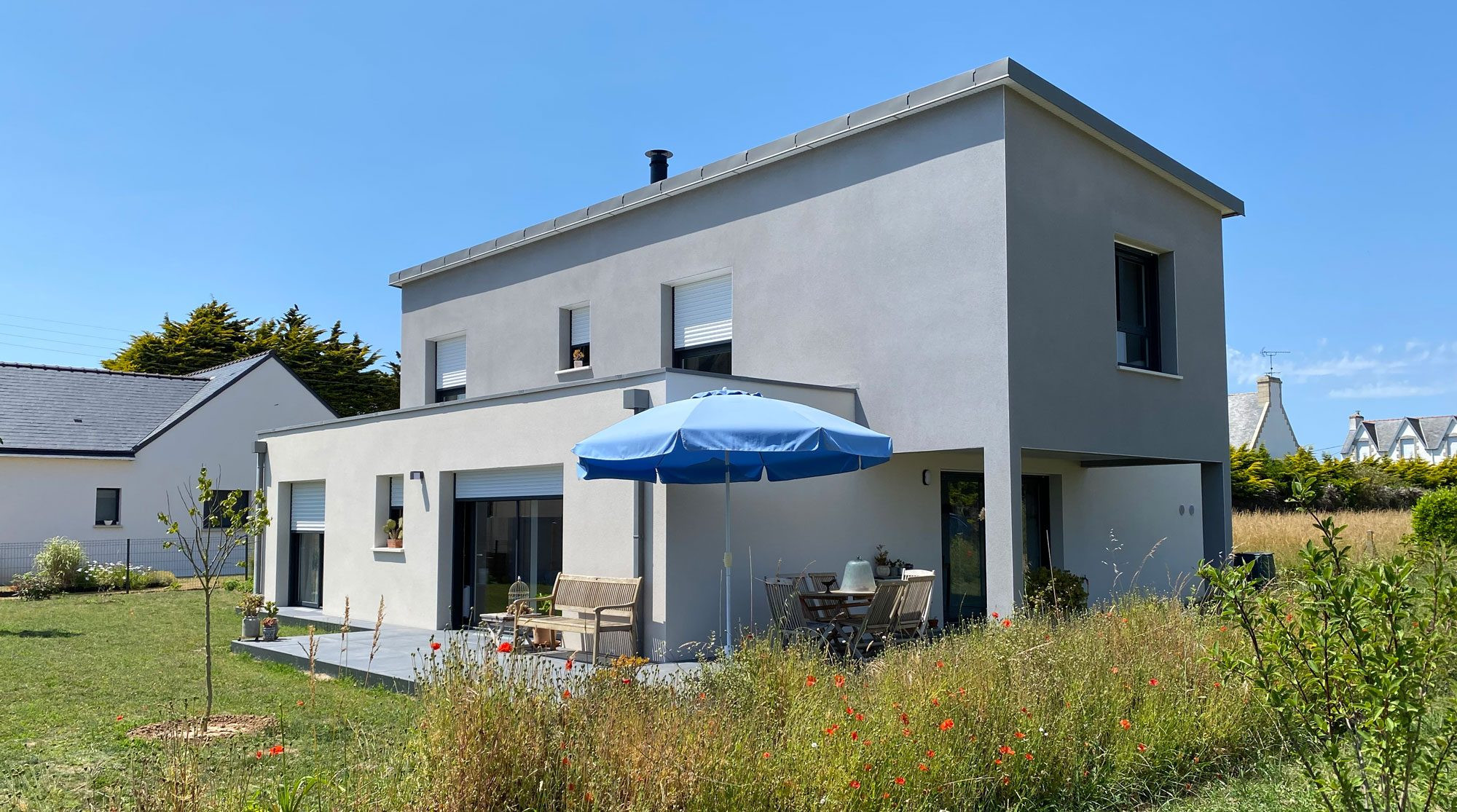 Maison en porte-&agrave;-faux 