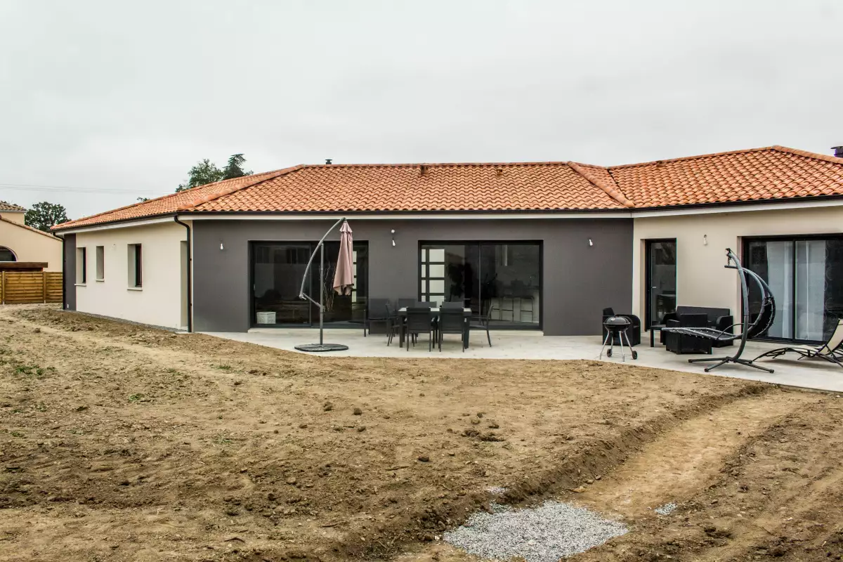 maison-plain-pied-3-chambres-Sud-Loire vue-cote-jardin