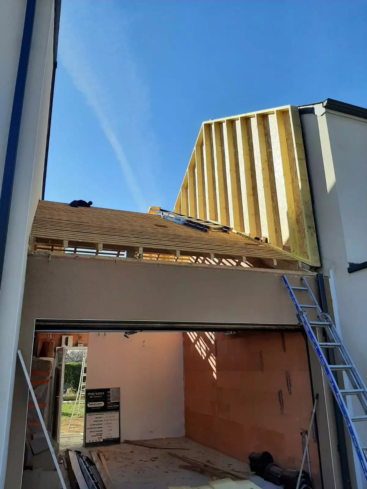 surelevation-maison-agrandissement-ossature-bois-installation-int-2