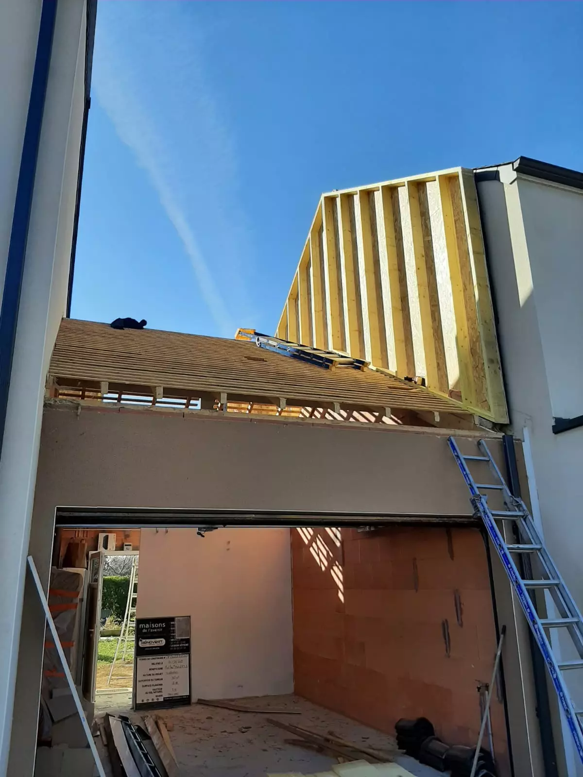 surelevation-maison-agrandissement-ossature-bois-installation-int-2