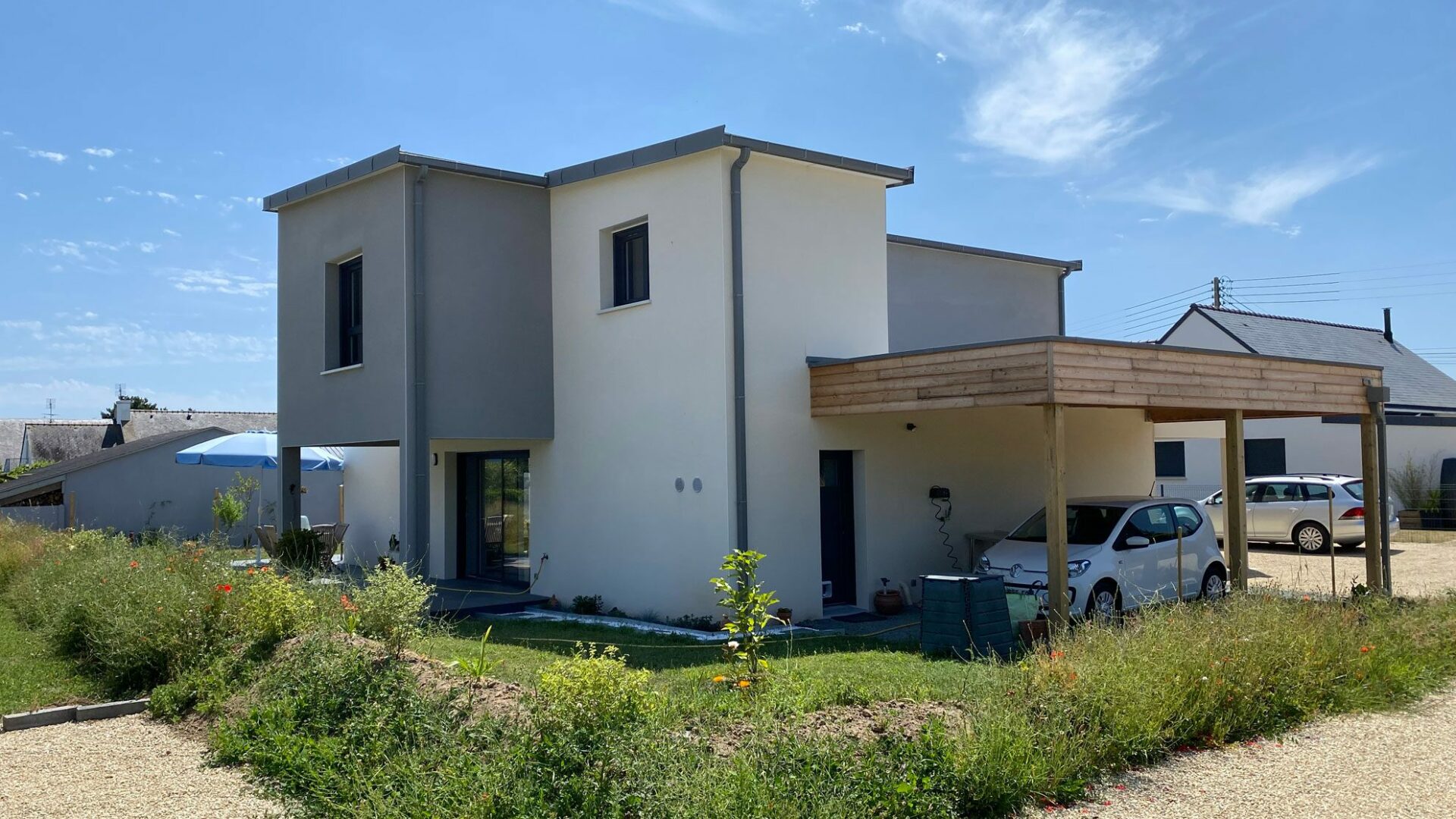 maison en porte-à-faux vue latérale